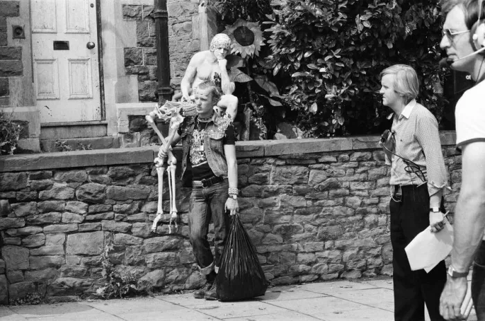 Framed Print : The cast of The Young Ones filming on location at Codrington Road, Bristol Framed Print : The cast of The Young Ones filming on location at Codrington Road, Bristol