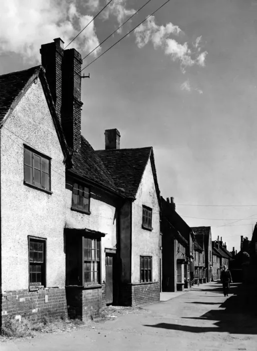 Framed Print : The Castle, High Street, Stevenage Old Town, Herts. 16th November 1949 Framed Print : The Castle, High Street, Stevenage Old Town, Herts. 16th November 1949