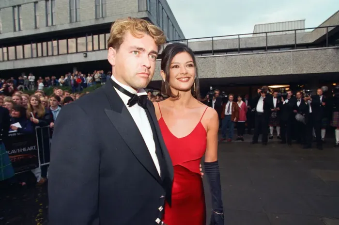Framed Print : Catherine Zeta Jones and Angus Macfadyen attend the premiere of Braveheart in Stirling Framed Print : Catherine Zeta Jones and Angus Macfadyen attend the premiere of Braveheart in Stirling