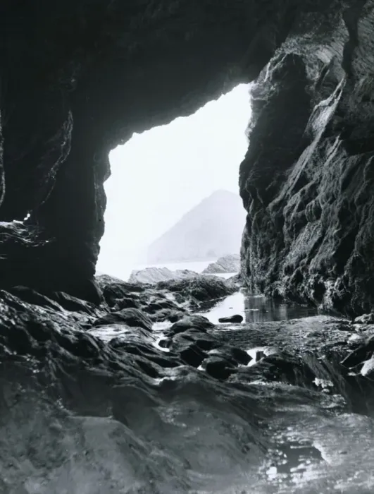 Framed Print : Cave At Watersmouth Somerset A general view Scenic Caves Water Framed Print : Cave At Watersmouth Somerset A general view Scenic Caves Water