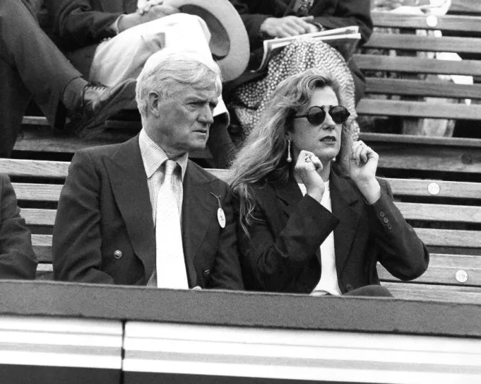 Framed Print : Cecil Parkinson Conservative MP with unknown woman watching Tennis at the Queens Club