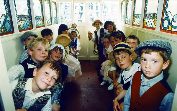 To celebrate the 110th Anniversary of the Saltburn lift children turned out in Victorian
