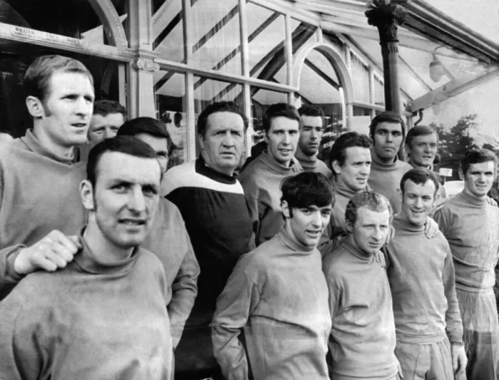 Framed Print : Celtic football team players pictured outside the Cairn Hotel in Harrogate 7th August
