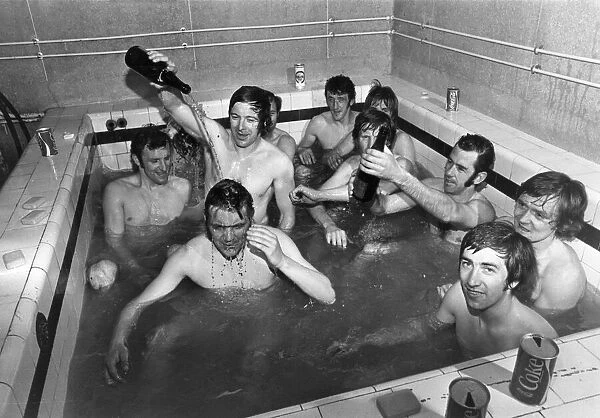 Celtic players celebrate in team bath after winning match against Hibernian