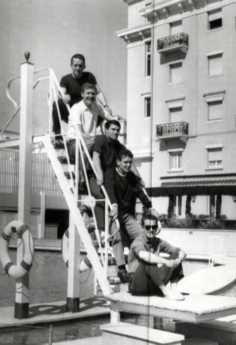 Framed Print : Celtic players relax at a swimming pool in Lisbon, Portugal ahead of their historic Framed Print : Celtic players relax at a swimming pool in Lisbon, Portugal ahead of their historic