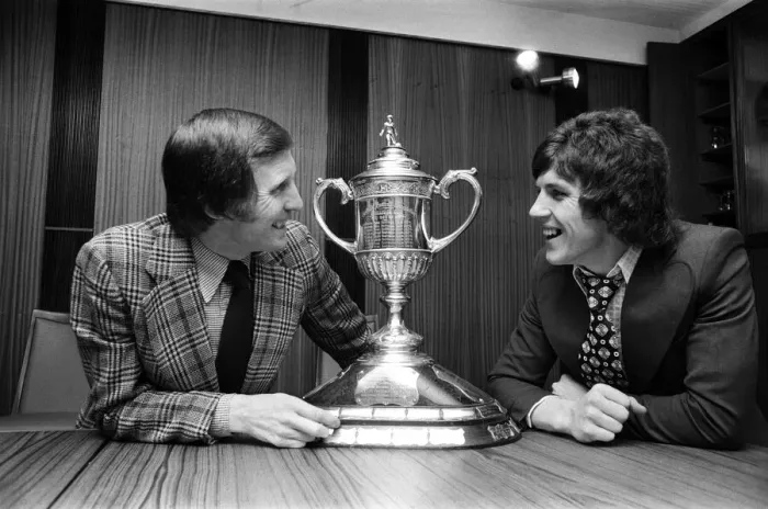 Framed Print : Celtic skipper Billy McNeill (left) and Celtic new signing Ronnie Glavin (right) Framed Print : Celtic skipper Billy McNeill (left) and Celtic new signing Ronnie Glavin (right)