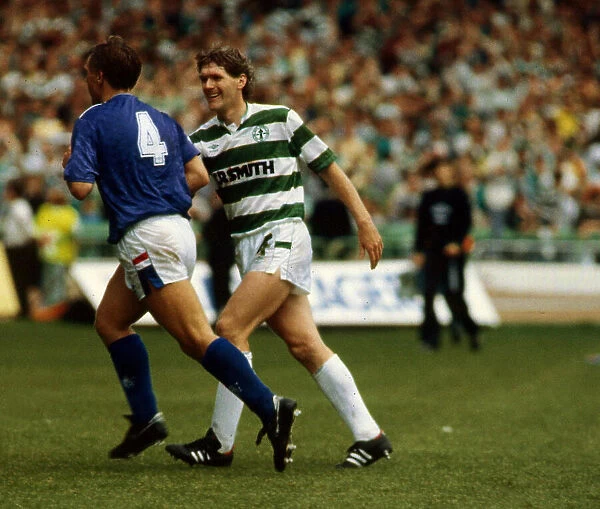 Celtic versus Rangers Graham Roberts & Roy Aitken in action August 1987