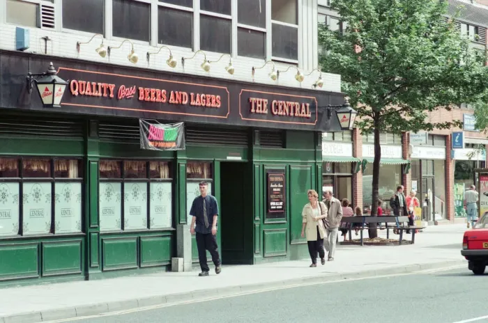 Framed Print : The Central, Public House in Middlesbrough, Teesside, Monday 28th July 1997