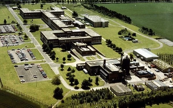 CENTRE FOR APPLIED MICROBIOLOGY AND RESEARCH FROM THE AIR MARCH 1998 FEATURE BY