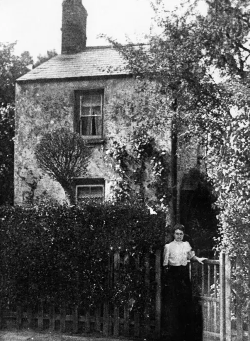 Framed Print : A centuries old cottage, possibly the oldest in Cardiff Framed Print : A centuries old cottage, possibly the oldest in Cardiff