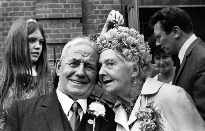 Framed Print : After the ceremony at Leytonstone, Herbert, 78, and his bride Hetty, 92 Framed Print : After the ceremony at Leytonstone, Herbert, 78, and his bride Hetty, 92