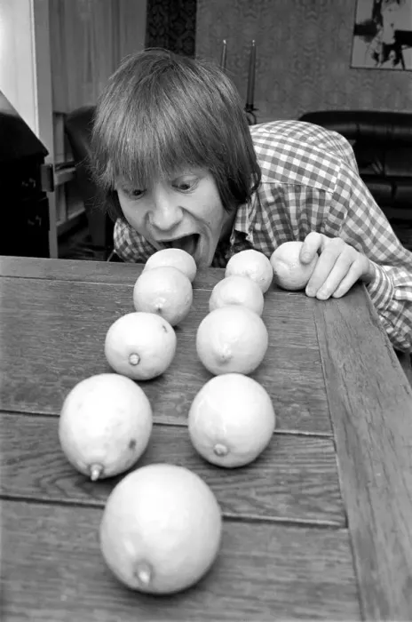 Framed Print : Champion Lemon Eater. Student Paul Natschowny of Hatfield Polytechnic Framed Print : Champion Lemon Eater. Student Paul Natschowny of Hatfield Polytechnic