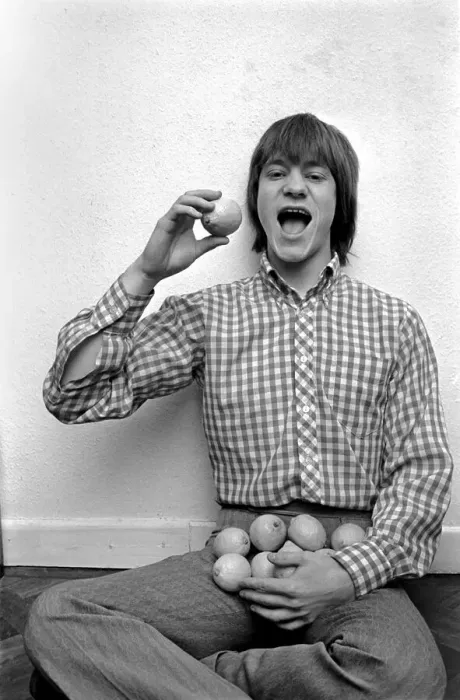 Framed Print : Champion Lemon Eater. Student Paul Natschowny of Hatfield Polytechnic Framed Print : Champion Lemon Eater. Student Paul Natschowny of Hatfield Polytechnic