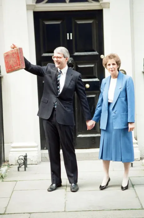 Framed Print : Chancellor of the Exchequer John Major at 11 Downing Street with his wife Norma as he Framed Print : Chancellor of the Exchequer John Major at 11 Downing Street with his wife Norma as he