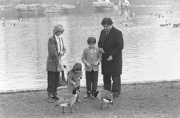 CHANCELLOR OF THE EXCHEQUER, NIGEL LAWSON AND HIS WIFE THERESE AND THEIR CHILDREN TOMMY
