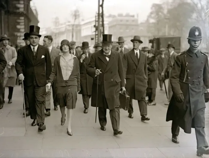 Framed Print : Chancellor of the Exchequer Winston Churchill carrying his dispatch case on his way to Framed Print : Chancellor of the Exchequer Winston Churchill carrying his dispatch case on his way to