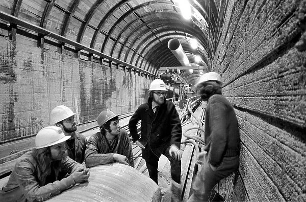 The Channel Tunnel Axed. David Burrow. (Project Executive). January 1975 75-00387-004