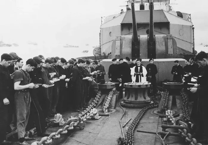 Framed Print : A chaplain takes Sunday service on board HMS Scylia while at anchor off the Normandy Framed Print : A chaplain takes Sunday service on board HMS Scylia while at anchor off the Normandy