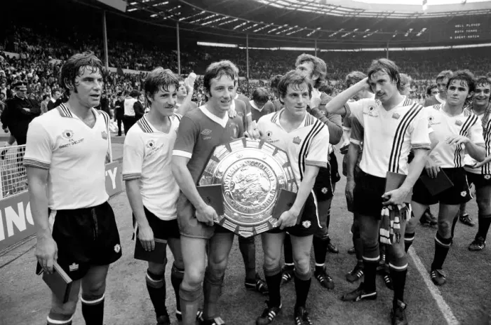 Framed Print : Charity Shield: Manchester United v. Liverpool F. C. August 1977 77-04358-006