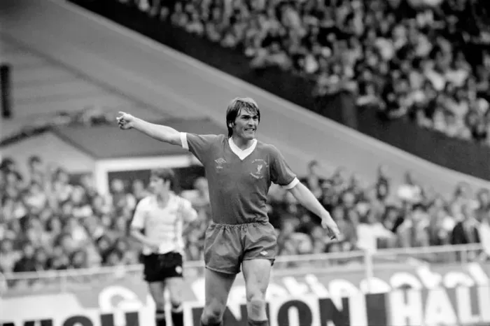 Framed Print : Charity Shield: Manchester United v. Liverpool F. C. August 1977 77-04358-039