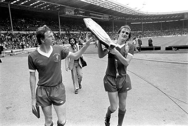 Charity Shield: Manchester United v. Liverpool F. C. August 1977 77-04358-057