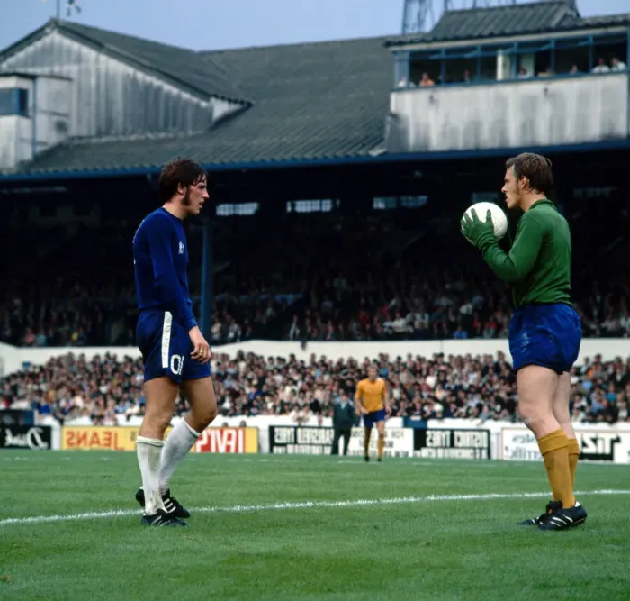 Framed Print : Charity Shield match Chelsea 1 v Everton 2 Everton goalkeeper Gordon West Framed Print : Charity Shield match Chelsea 1 v Everton 2 Everton goalkeeper Gordon West