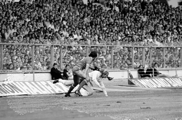 Framed Print : Charity Shield match at Wembley Stadium. Liverpool 1 v Tottenham Hotspur 0 Framed Print : Charity Shield match at Wembley Stadium. Liverpool 1 v Tottenham Hotspur 0