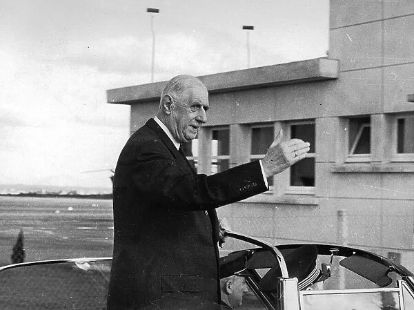 CHARLES DE GAULLE AT QUIMPER ON HIS THREE DAY TOUR OF BRITTANY, FRANCE - 11  /  02  /  1969
