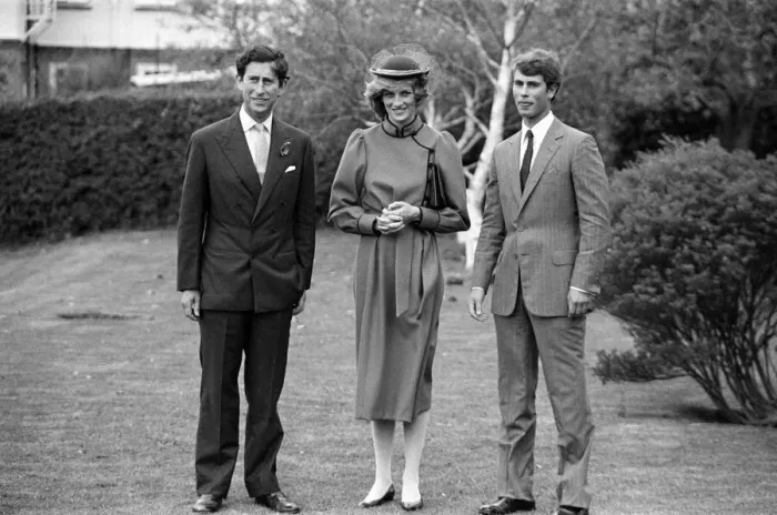 Framed Print : Charles, Prince of Wales and Diana, Princess of Wales visit New Zealand Framed Print : Charles, Prince of Wales and Diana, Princess of Wales visit New Zealand