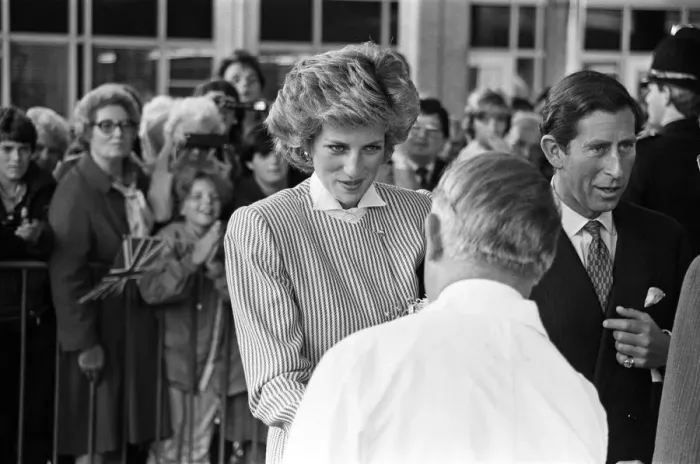 Framed Print : Charles, Prince of Wales and Diana, Princess of Wales visit Wythenshawe Framed Print : Charles, Prince of Wales and Diana, Princess of Wales visit Wythenshawe