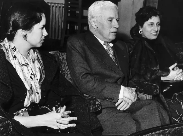 Framed Print : Charlie Chaplin with wife Una & Anna Magnani 1952 at a private showing in London Framed Print : Charlie Chaplin with wife Una & Anna Magnani 1952 at a private showing in London