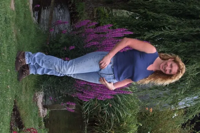 Framed Print : Charlie Dimmock TV Presenter Gardener July 1999 Pictured at the Watergarden in Framed Print : Charlie Dimmock TV Presenter Gardener July 1999 Pictured at the Watergarden in
