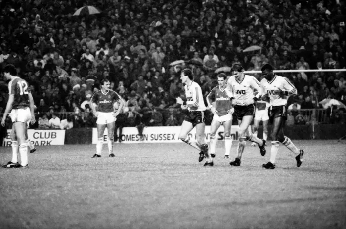Framed Print : Charlton 0 v. Arsenal 2. Division One Football. November 1986 LF20-20-081 Framed Print : Charlton 0 v. Arsenal 2. Division One Football. November 1986 LF20-20-081