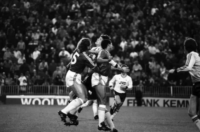 Framed Print : Charlton 0 v. Arsenal 2. Division One Football. November 1986 LF20-20-033