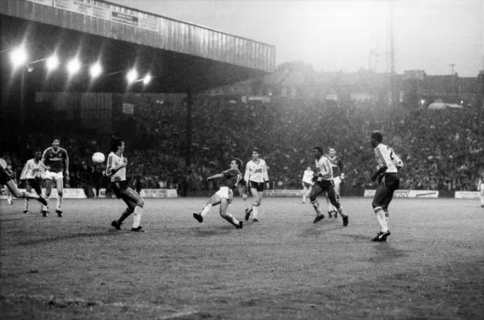 Framed Print : Charlton 0 v. Arsenal 2. Division One Football. November 1986 LF20-20-065 Framed Print : Charlton 0 v. Arsenal 2. Division One Football. November 1986 LF20-20-065