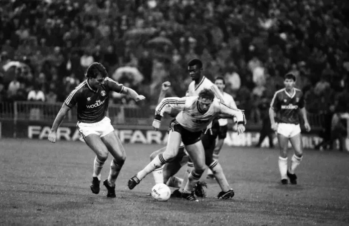 Framed Print : Charlton 0 v. Arsenal 2. Division One Football. November 1986 LF20-20-050 Framed Print : Charlton 0 v. Arsenal 2. Division One Football. November 1986 LF20-20-050