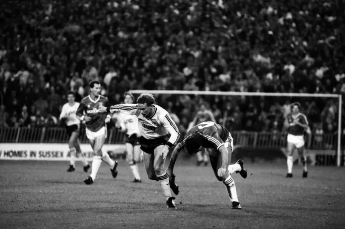 Framed Print : Charlton 0 v. Arsenal 2. Division One Football. November 1986 LF20-20-038 Framed Print : Charlton 0 v. Arsenal 2. Division One Football. November 1986 LF20-20-038
