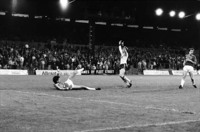 Framed Print : Charlton 0 v. Arsenal 2. Division One Football. November 1986 LF20-20-028