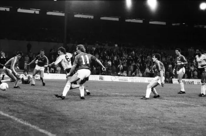 Framed Print : Charlton 0 v. Arsenal 2. Division One Football. November 1986 LF20-20-006