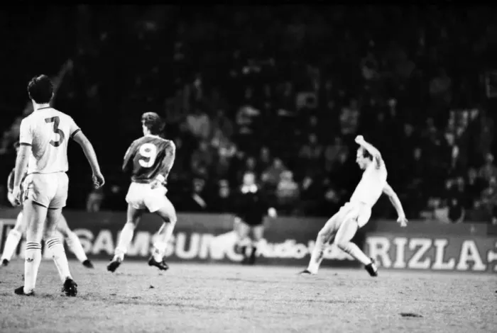 Framed Print : Charlton 0 v. Liverpool 0. Division One Football. December 1986 LF21-21-007 Framed Print : Charlton 0 v. Liverpool 0. Division One Football. December 1986 LF21-21-007