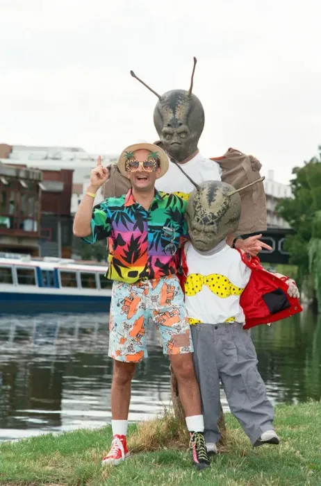 Framed Print : Chart topper Timmy Mallett with two martians sporting itsy bitsy bikinis Framed Print : Chart topper Timmy Mallett with two martians sporting itsy bitsy bikinis