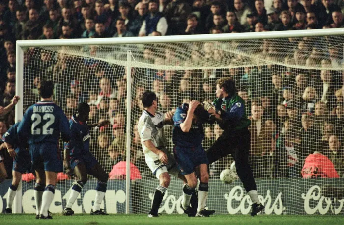 Framed Print : Chelsea 0-1 Everton. League match at Stamford Bridge, Saturday 26th November 1994 Framed Print : Chelsea 0-1 Everton. League match at Stamford Bridge, Saturday 26th November 1994