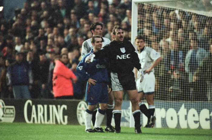 Framed Print : Chelsea 0-1 Everton. League match at Stamford Bridge, Saturday 26th November 1994