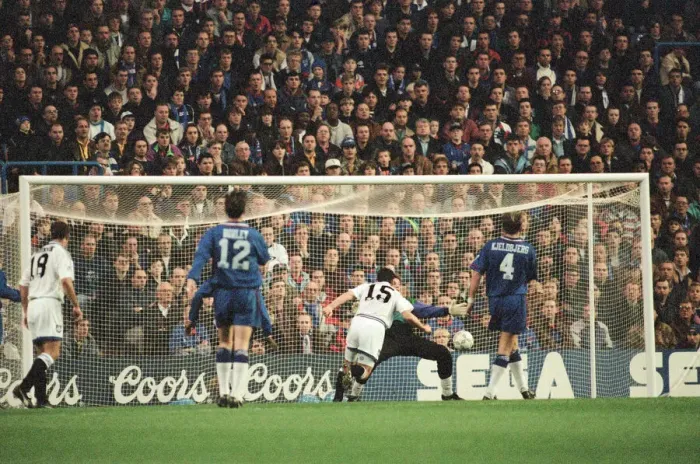 Framed Print : Chelsea 0-1 Everton. League match at Stamford Bridge, Saturday 26th November 1994