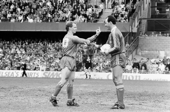Framed Print : Chelsea 0-1 Liverpool, League match at Stamford Bridge, Saturday 3rd May 1986 Framed Print : Chelsea 0-1 Liverpool, League match at Stamford Bridge, Saturday 3rd May 1986
