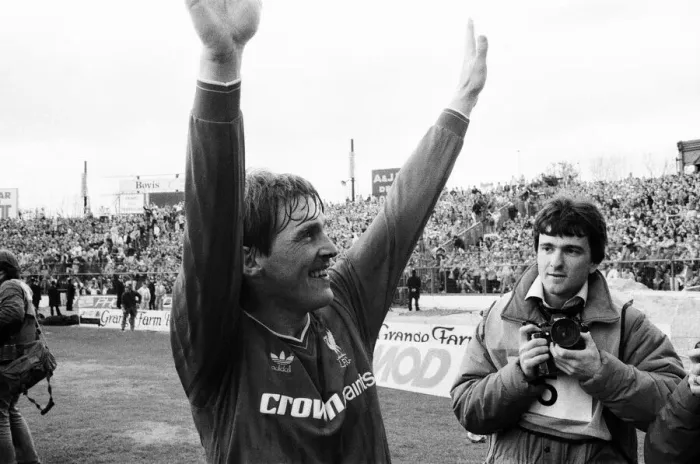 Framed Print : Chelsea 0-1 Liverpool, League match at Stamford Bridge, Saturday 3rd May 1986 Framed Print : Chelsea 0-1 Liverpool, League match at Stamford Bridge, Saturday 3rd May 1986