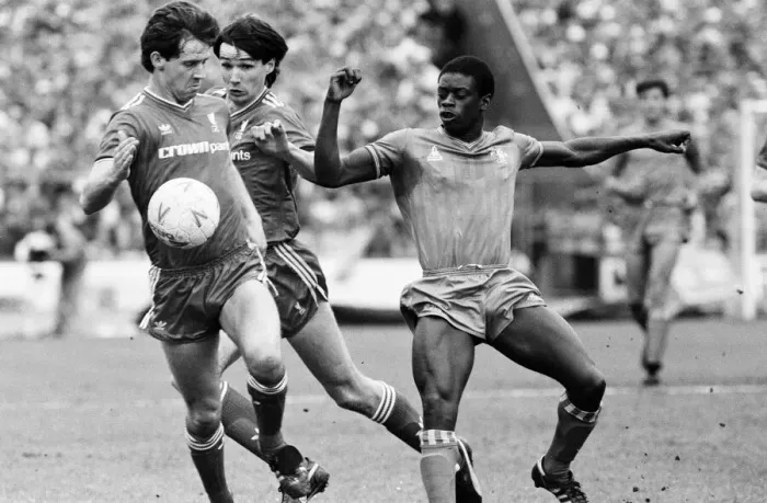 Framed Print : Chelsea 0-1 Liverpool, League match at Stamford Bridge, Saturday 3rd May 1986 Framed Print : Chelsea 0-1 Liverpool, League match at Stamford Bridge, Saturday 3rd May 1986