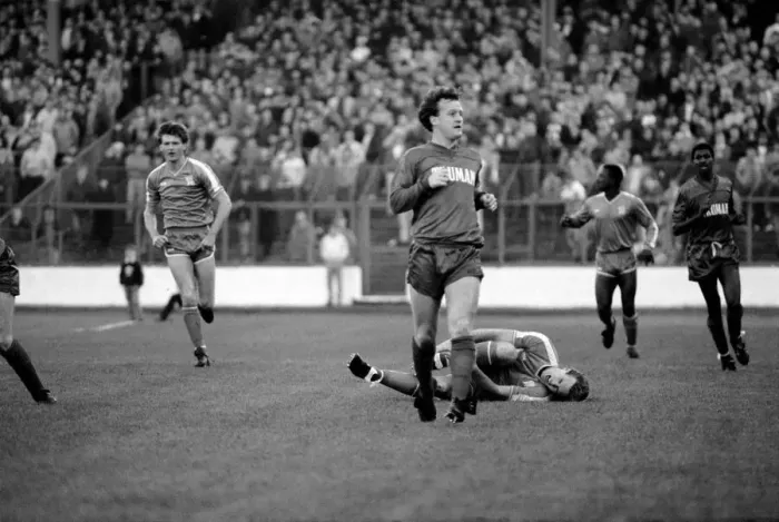 Framed Print : Chelsea 0 v. Wimbledon 4. Division One Football. December 1986 LF21-12-076 Framed Print : Chelsea 0 v. Wimbledon 4. Division One Football. December 1986 LF21-12-076