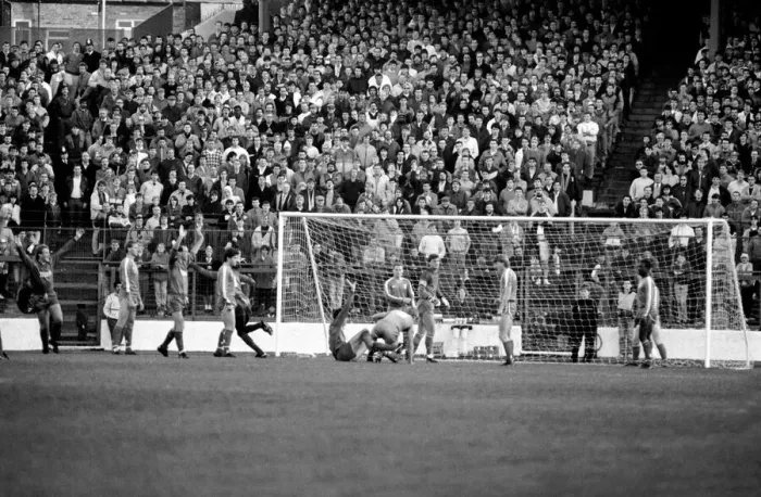 Framed Print : Chelsea 0 v. Wimbledon 4. Division One Football. December 1986 LF21-12-032 Framed Print : Chelsea 0 v. Wimbledon 4. Division One Football. December 1986 LF21-12-032