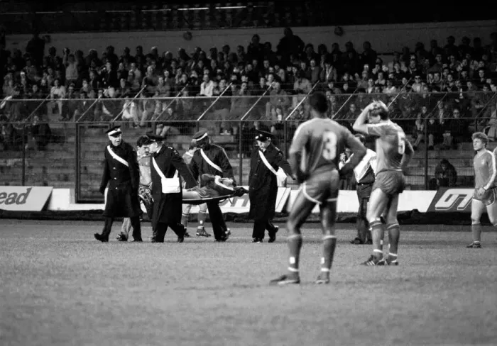 Framed Print : Chelsea 0 v. Wimbledon 4. Division One Football. December 1986 LF21-12-019 Framed Print : Chelsea 0 v. Wimbledon 4. Division One Football. December 1986 LF21-12-019